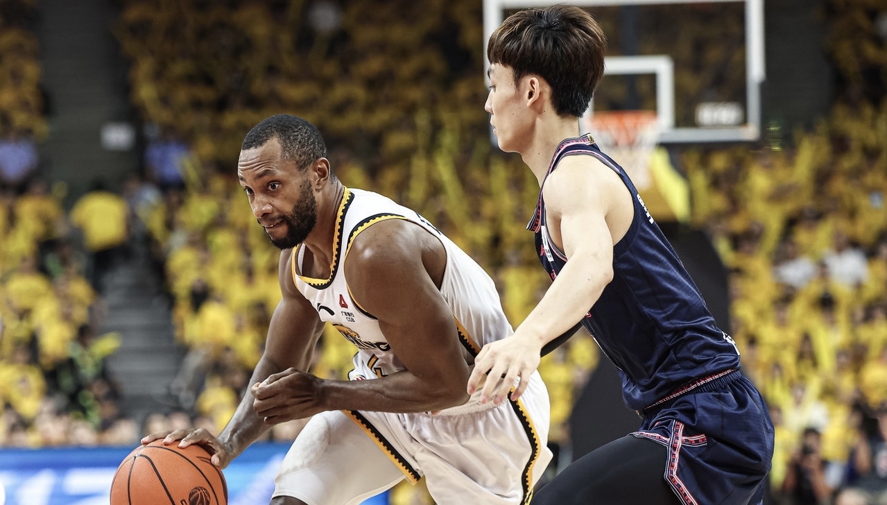 熊猫体育首页德布劳内在篮网比赛中战术调整，战术调整引发热议！(德布劳内是什么梗)